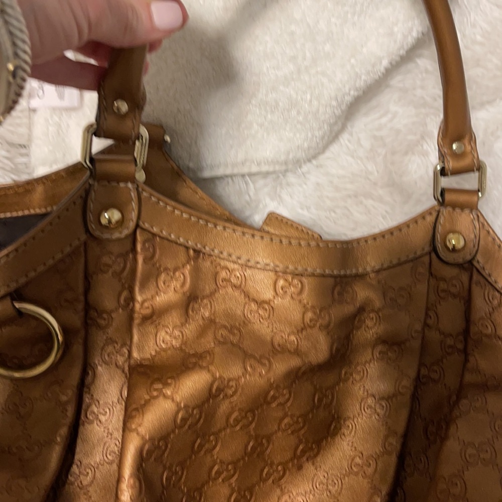 Large Glossy Metallic Bronze Gucci Hobo Bag. - image 8